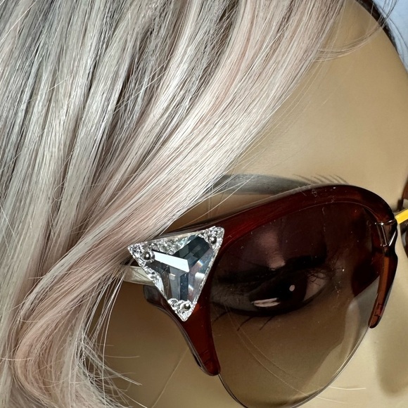 Fendi Brown with diamonds Sunglasses-never been used come with fendi box